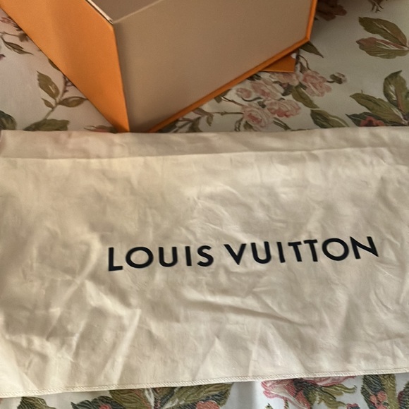 Louis Vuitton Neo Noe MM Empreinte - Picture 12 of 13